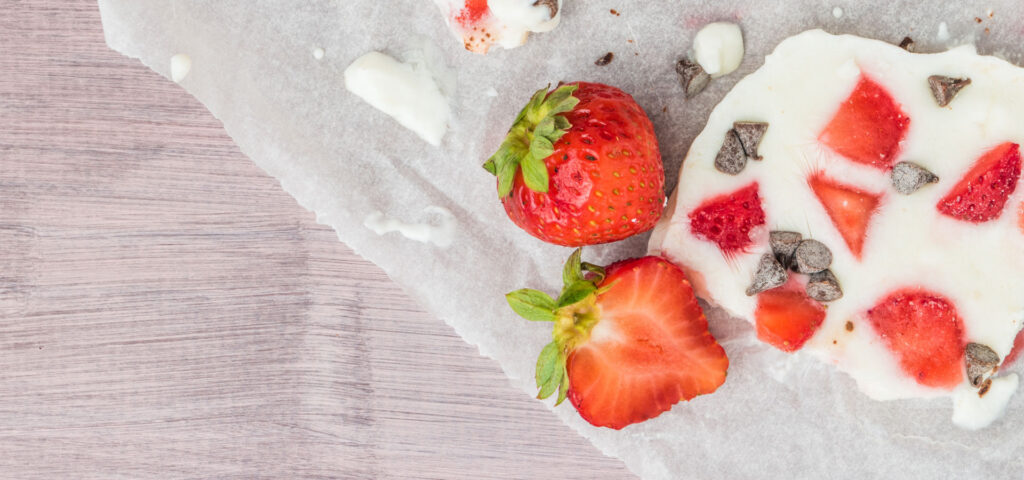 Recipe - Strawberry Chocolate Greek Yogurt Bark